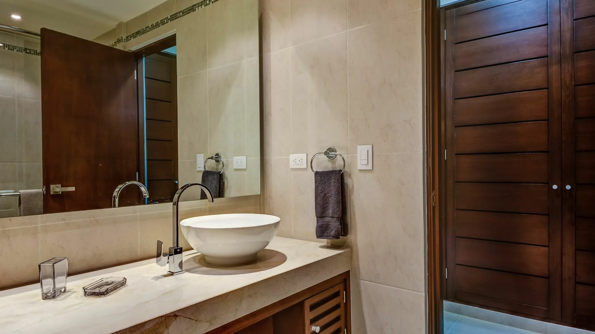 טולום Blue Beach 2 Brm Apt Sleeps 5 0*,